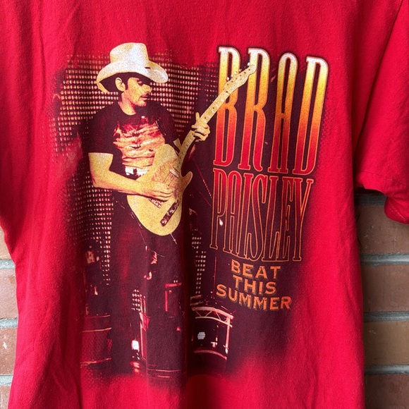 Brad Paisley T-Shirt / Beat This Summer 2013 Tour / Medium - Picture 4 of 7